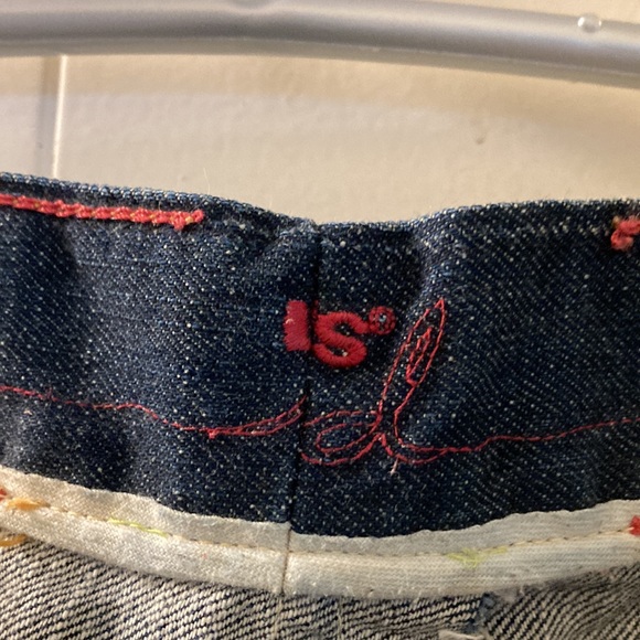 Original Red Levi’s an ICONIC pant - Picture 6 of 10